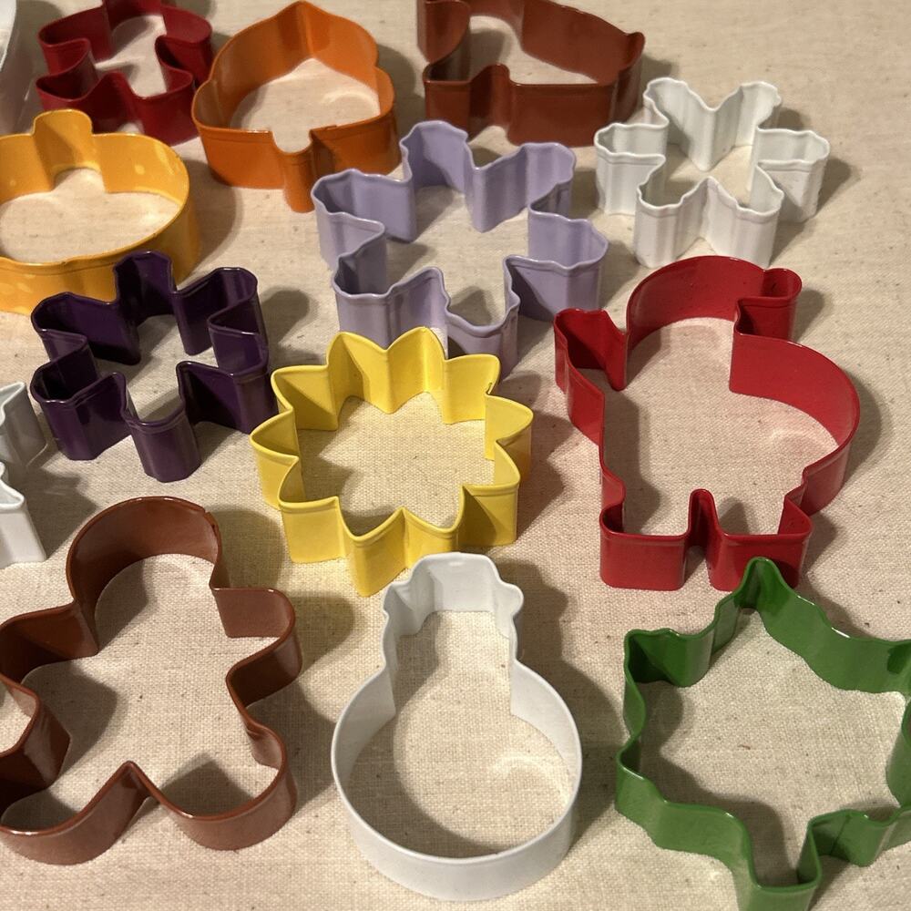 Lot~23 Holiday Enamel Over Metal Cookie Cutters Fall Christmas Bowl Jar Fillers